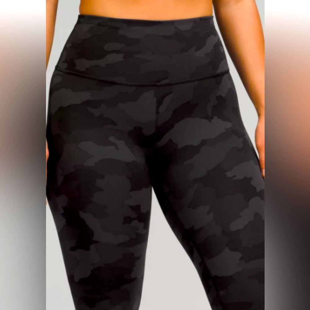 Size 20 like new! Lululemon size 20 army print 21” crop